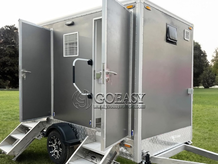 Custom 2 Station Restroom Trailers Luxury Portable Toilet Trailers for Business Use