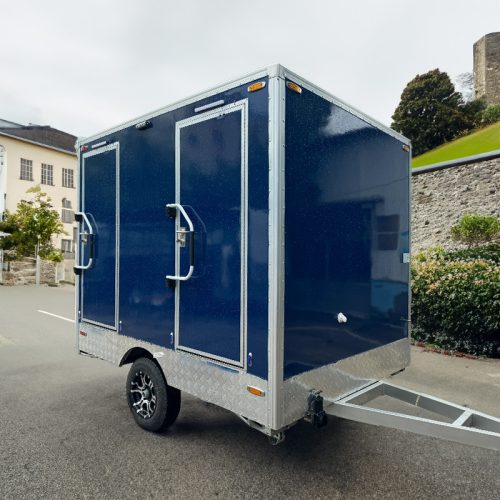 Blue 2-Station Restroom Trailer Portable Mobile Toilet Trailer for Sale