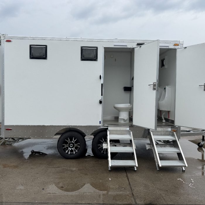 4-Station Restroom Trailer for Camping and Dining Luxury Toilet Trailer for Sale