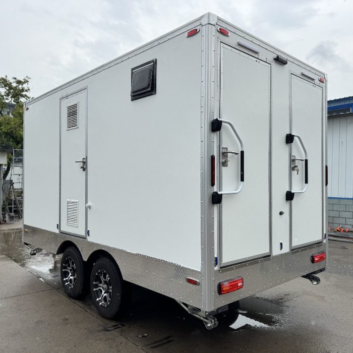 4-Station Restroom Trailer for Camping and Dining Luxury Toilet Trailer for Sale