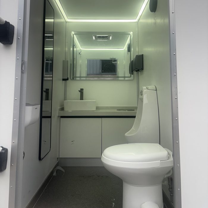 2 Station Luxury Bathroom Trailer for Business Outdoor Camping Mobile Toilet Trailer